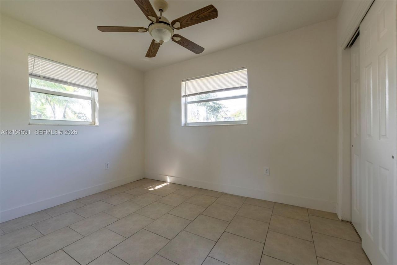 2340 NE 3rd Ave , Pompano Beach, FL 33060 Photo