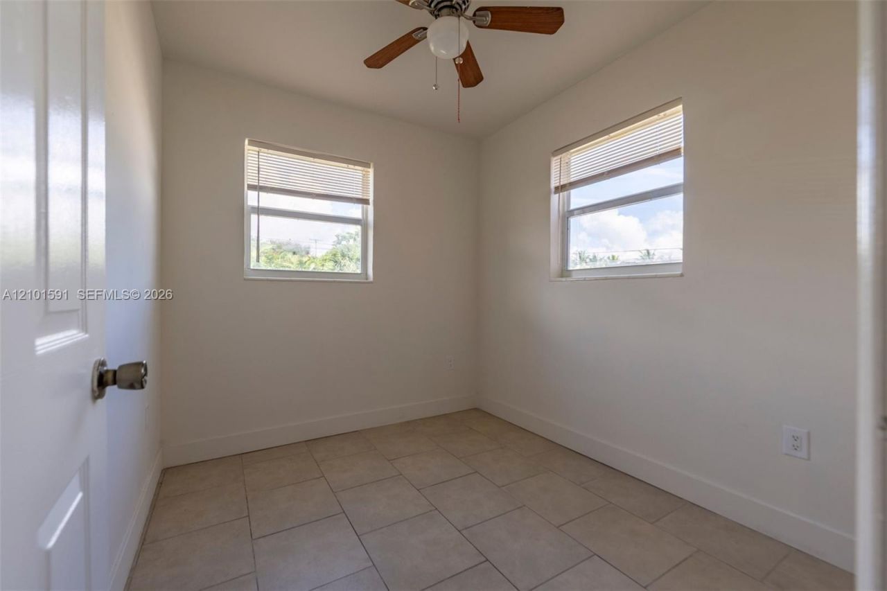 2340 NE 3rd Ave , Pompano Beach, FL 33060 Photo