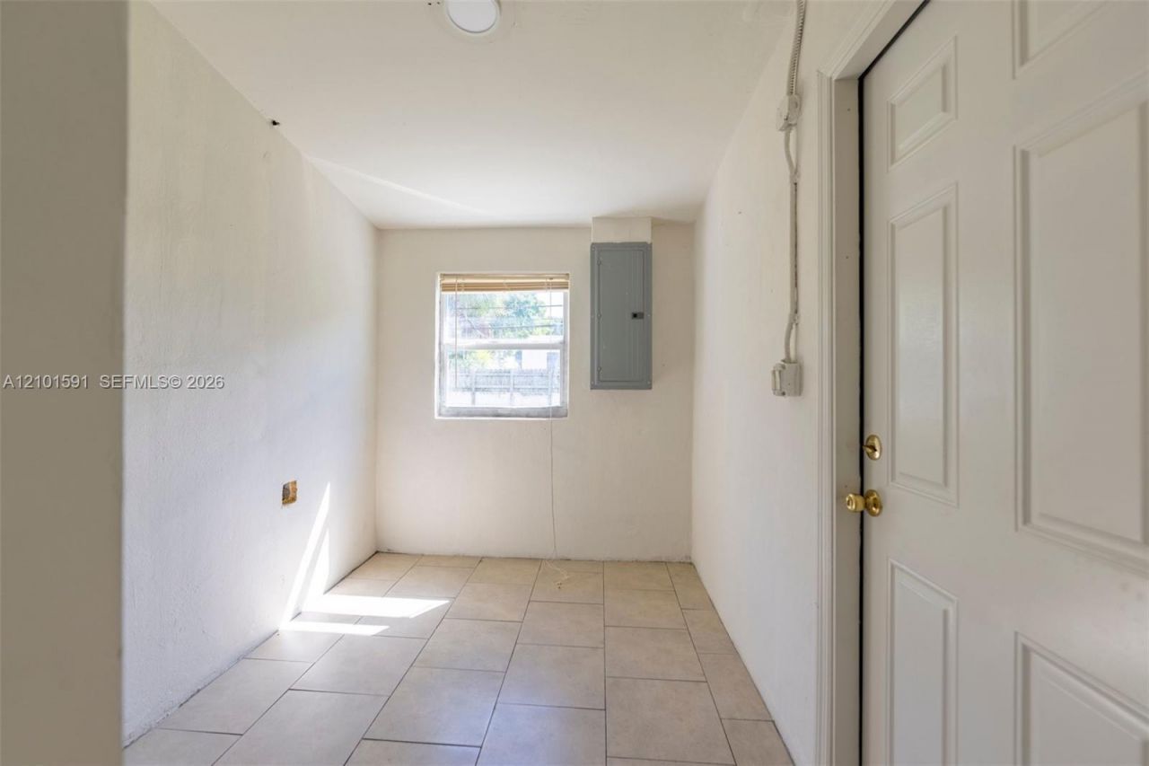2340 NE 3rd Ave , Pompano Beach, FL 33060 Photo