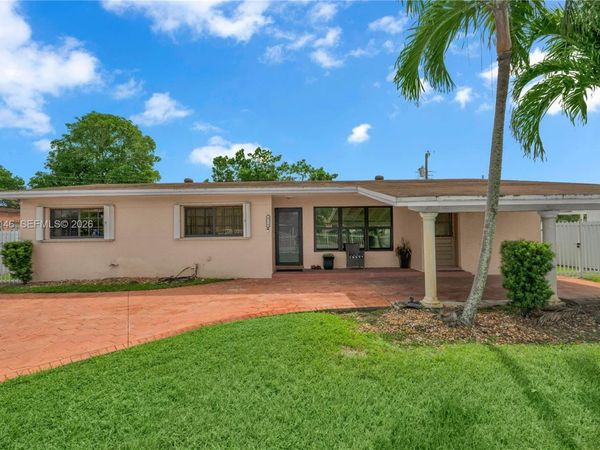 4770 NW 171st St , Miami Gardens, FL 33055