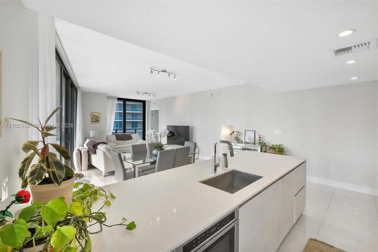 1300 S Miami Ave , Unit 1905, Miami, FL 33130 Photo