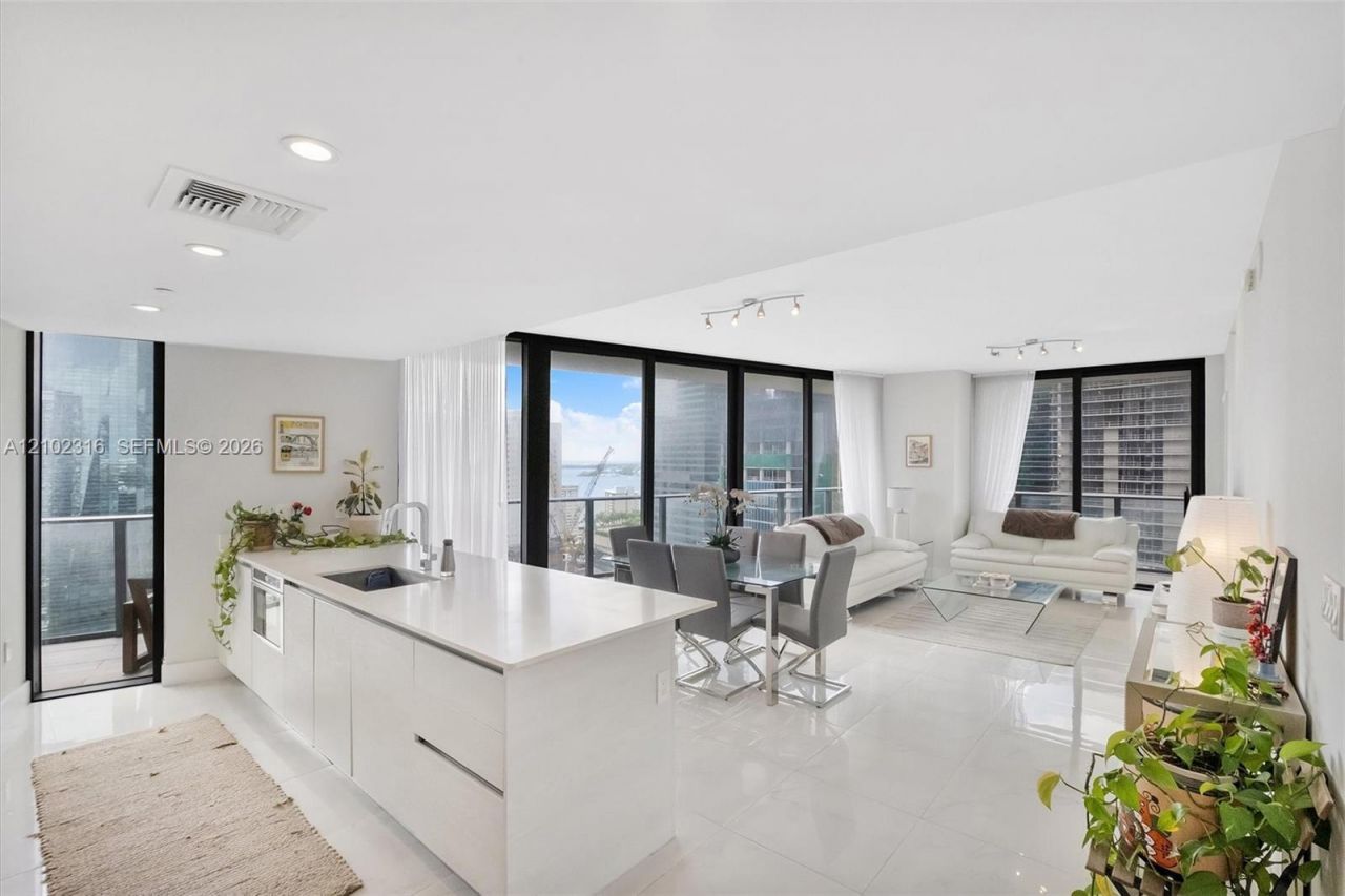 1300 S Miami Ave , Unit 1905, Miami, FL 33130 Photo