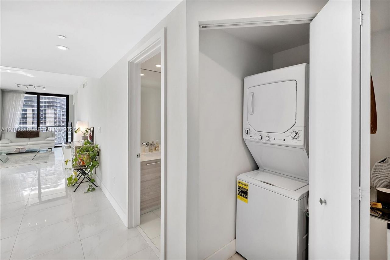 1300 S Miami Ave , Unit 1905, Miami, FL 33130 Photo