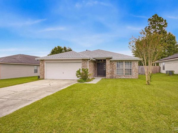 137 Millet Cir, Cantonment, FL 32533