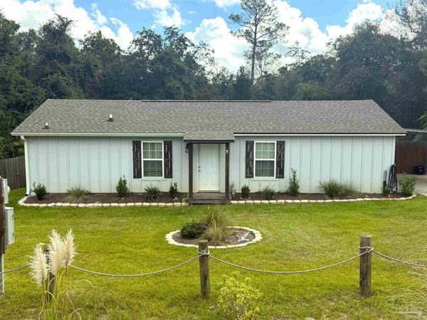 7124 N Century Blvd, Century, FL 32535