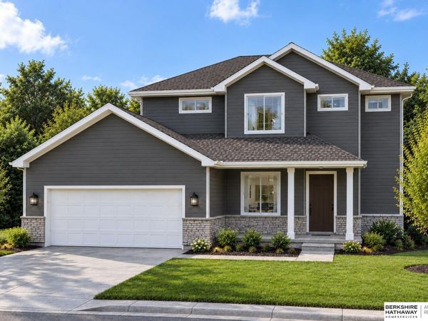 9206 N 167th Avenue Circle, Bennington, NE 68007