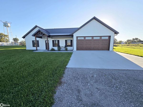 101 Coal Valley Lane, Exline, IA 52555