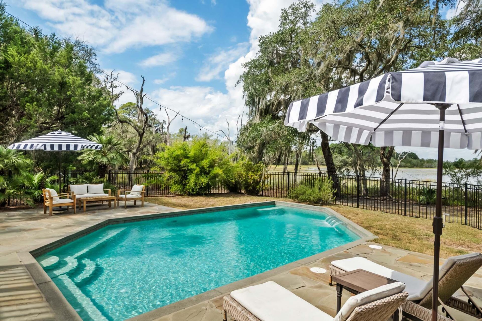 1310 Martins Point Road Photo 77
