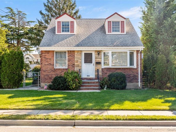 256 9th Street, Bethpage, NY 11714