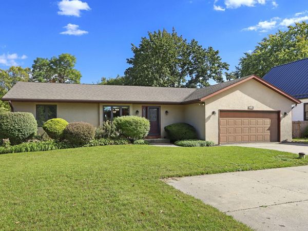 3119 S Browns Lake Dr, Burlington, WI 53105