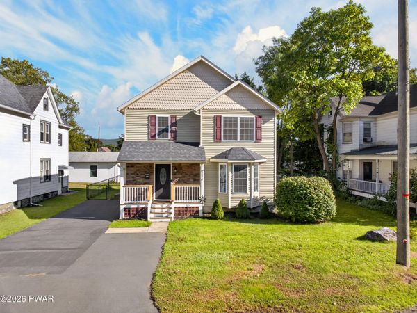 302 Avenue H , Matamoras, PA 18336