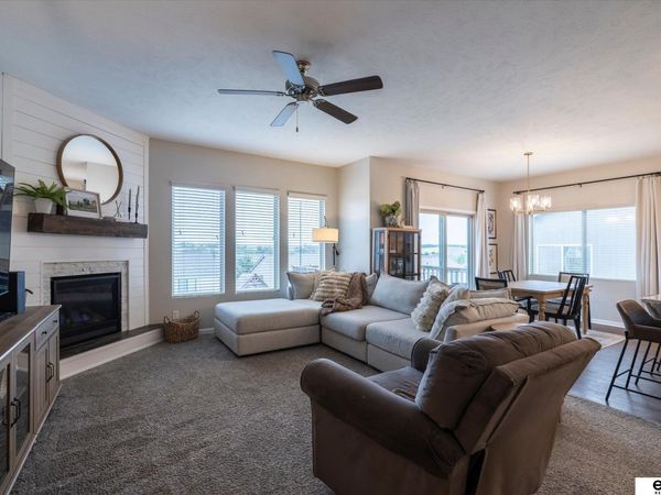 18803 Greenleaf Street, Omaha, NE 68136