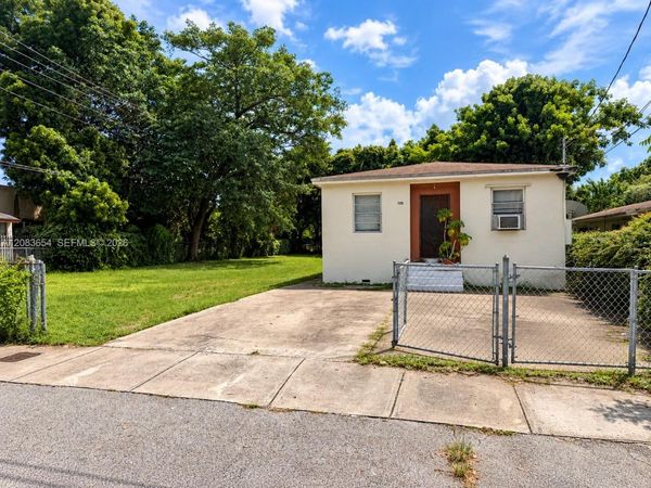 722 NW 53rd St , Miami, FL 33127