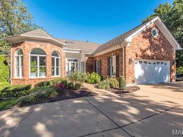 604 Spyglass Summit Drive, Chesterfield, MO 63017