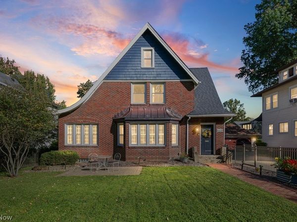 1427 Delia Avenue , Akron, OH 44320
