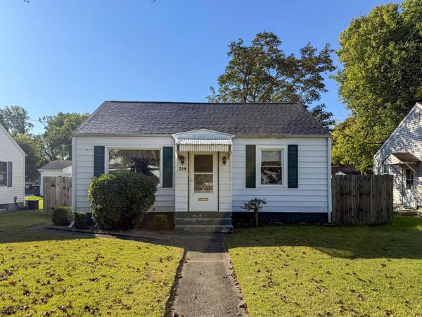 214 Bradley Street, Dowagiac, MI 49047