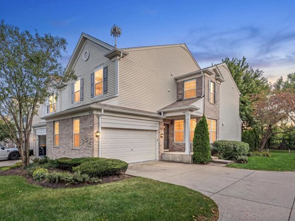1493 Yellowstone Drive , Streamwood, IL 60107