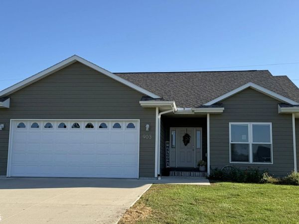 903 Bluegrass Drive, Corning, IA 50841