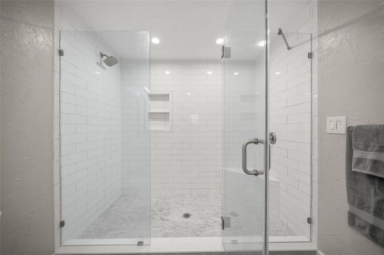 2130 E Leewynn Drive, Sarasota, FL 34240 Photo