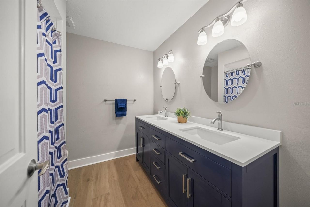2130 E Leewynn Drive, Sarasota, FL 34240 Photo