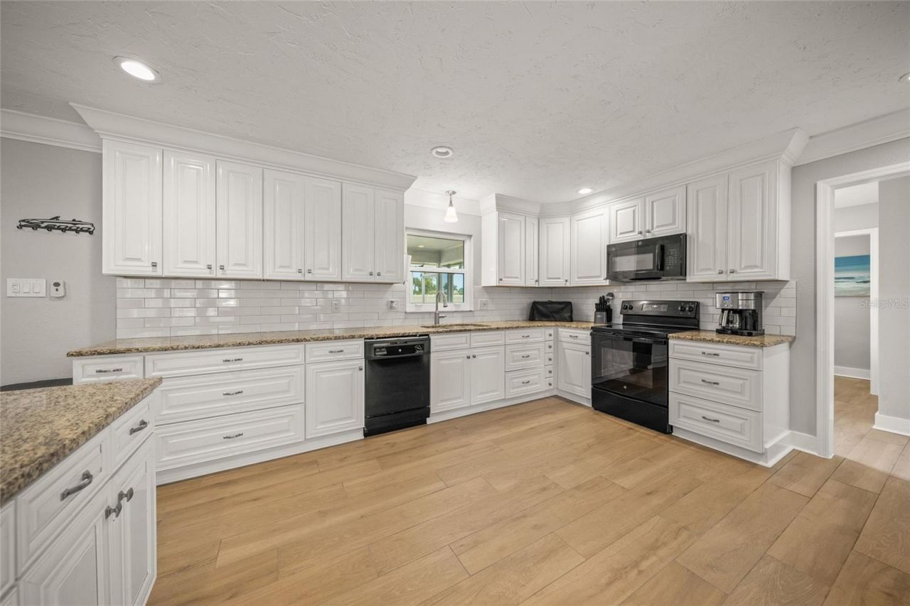 2130 E Leewynn Drive, Sarasota, FL 34240 Photo