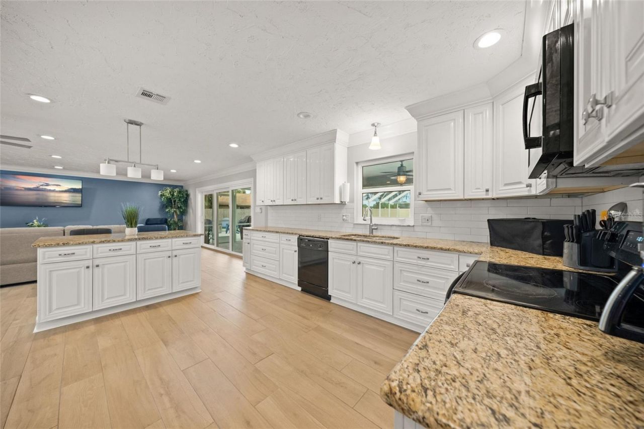 2130 E Leewynn Drive, Sarasota, FL 34240 Photo
