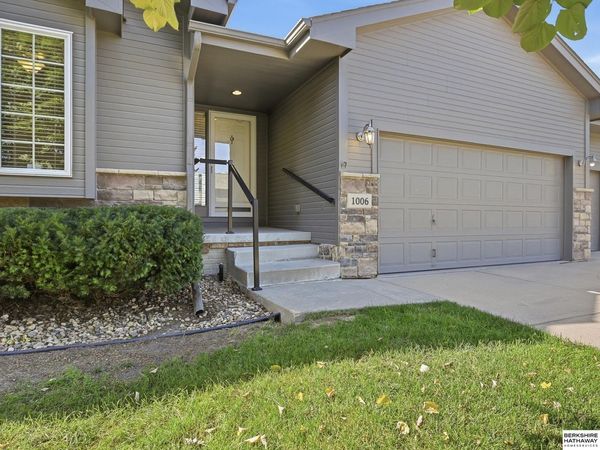1006 N 185th Street, Elkhorn, NE 68022