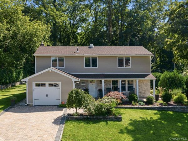 6 Daniel Drive , Glen Cove, NY 11542