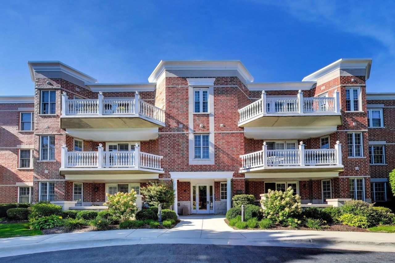 1865 Old Willow Road, Unit 224, Northfield, IL 60093 Main Photo