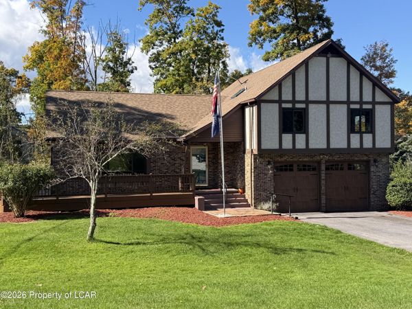 5 Washington Boulevard, Mountain Top, PA 18707