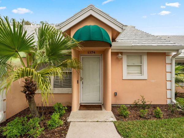 1374 CORAL PARK Lane, Unit 803, Vero Beach, FL 32963