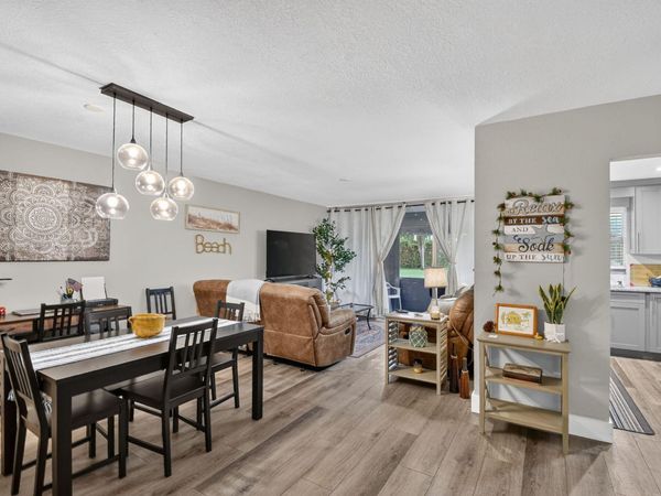 500 DAVIS Road, Unit 25, Palm Springs, FL 33461