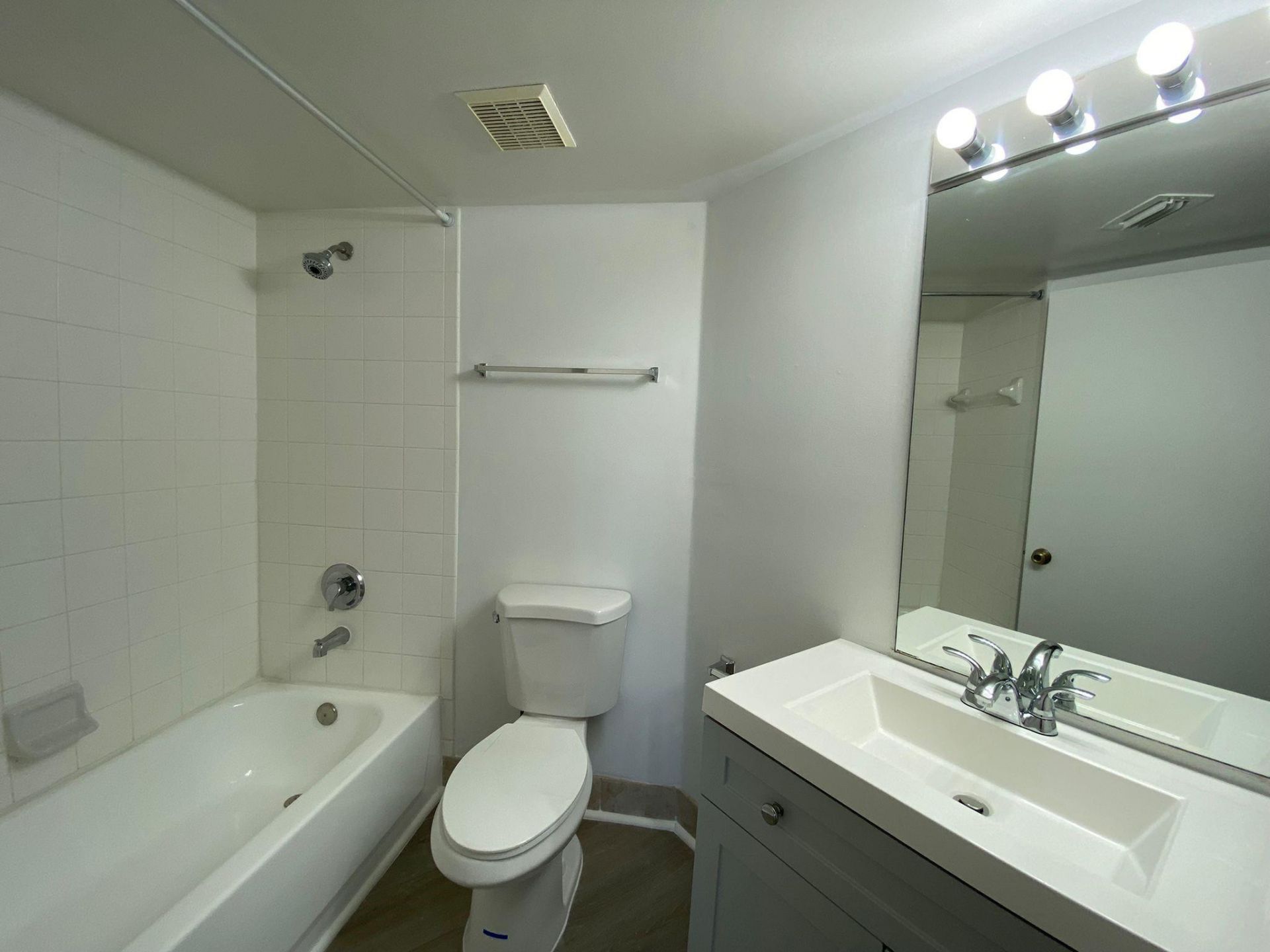 4191 N Haverhill Road, Unit 421, West Palm Beach, FL 33417 Photo