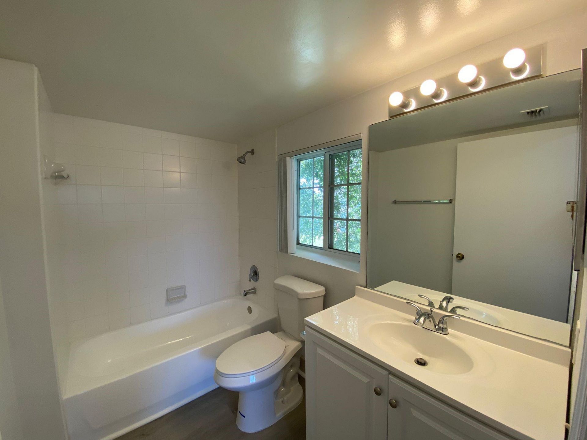 4191 N Haverhill Road, Unit 421, West Palm Beach, FL 33417 Photo