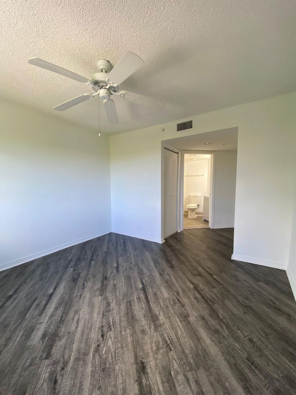 4191 N Haverhill Road, Unit 421, West Palm Beach, FL 33417 Photo