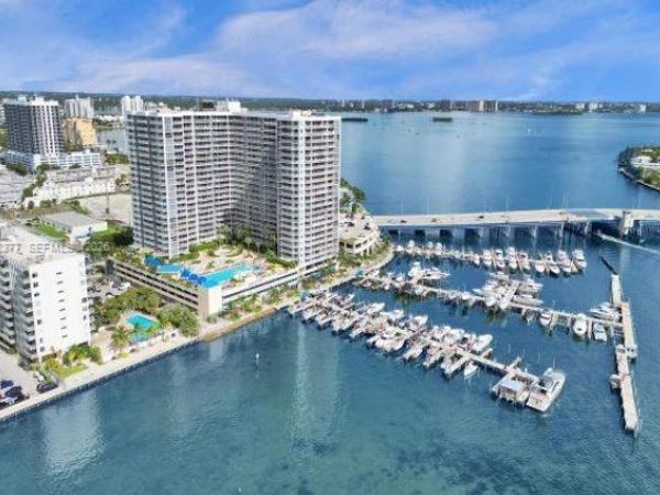 7601 E Treasure Dr , Unit PH116, North Bay Village, FL 33141
