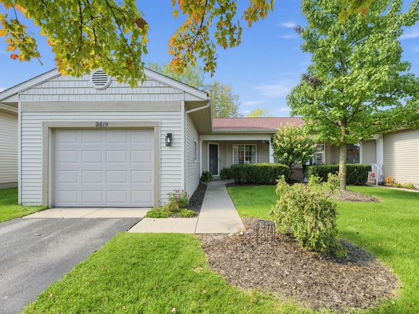 2615 SE Cascade Place Drive, Grand Rapids, MI 49546