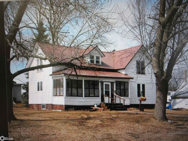 109 S 5th St., Mallard, IA 50562
