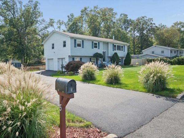 5 Cottonwood Court, Bardonia, NY 10954