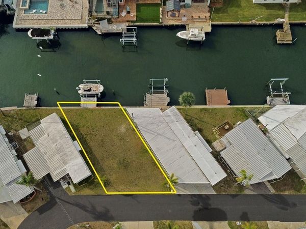 8740 43RD AVENUE N, Unit 136, ST PETERSBURG, FL 33709
