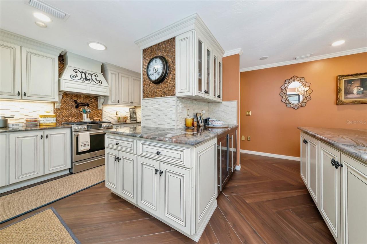 6976 Country Lakes Circle , Sarasota, FL 34243 Photo