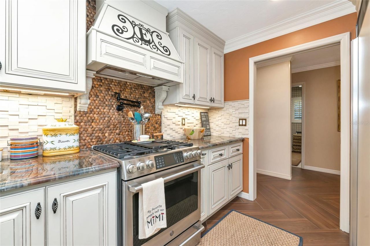 6976 Country Lakes Circle , Sarasota, FL 34243 Photo