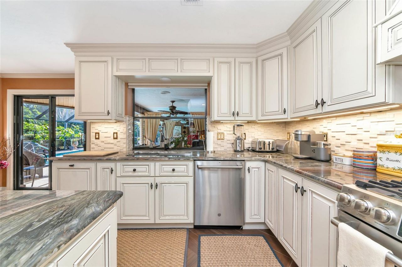 6976 Country Lakes Circle , Sarasota, FL 34243 Photo