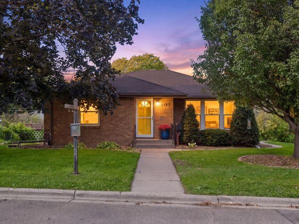 909 Manomin Avenue, West Saint Paul, MN 55118