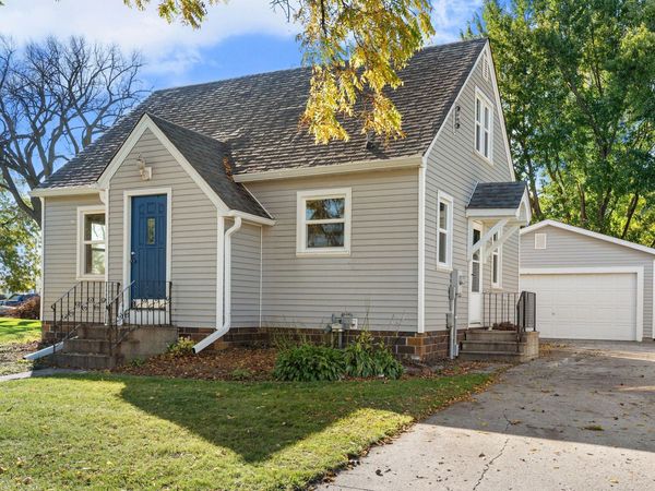 918 3rd Street SW, Waseca, MN 56093