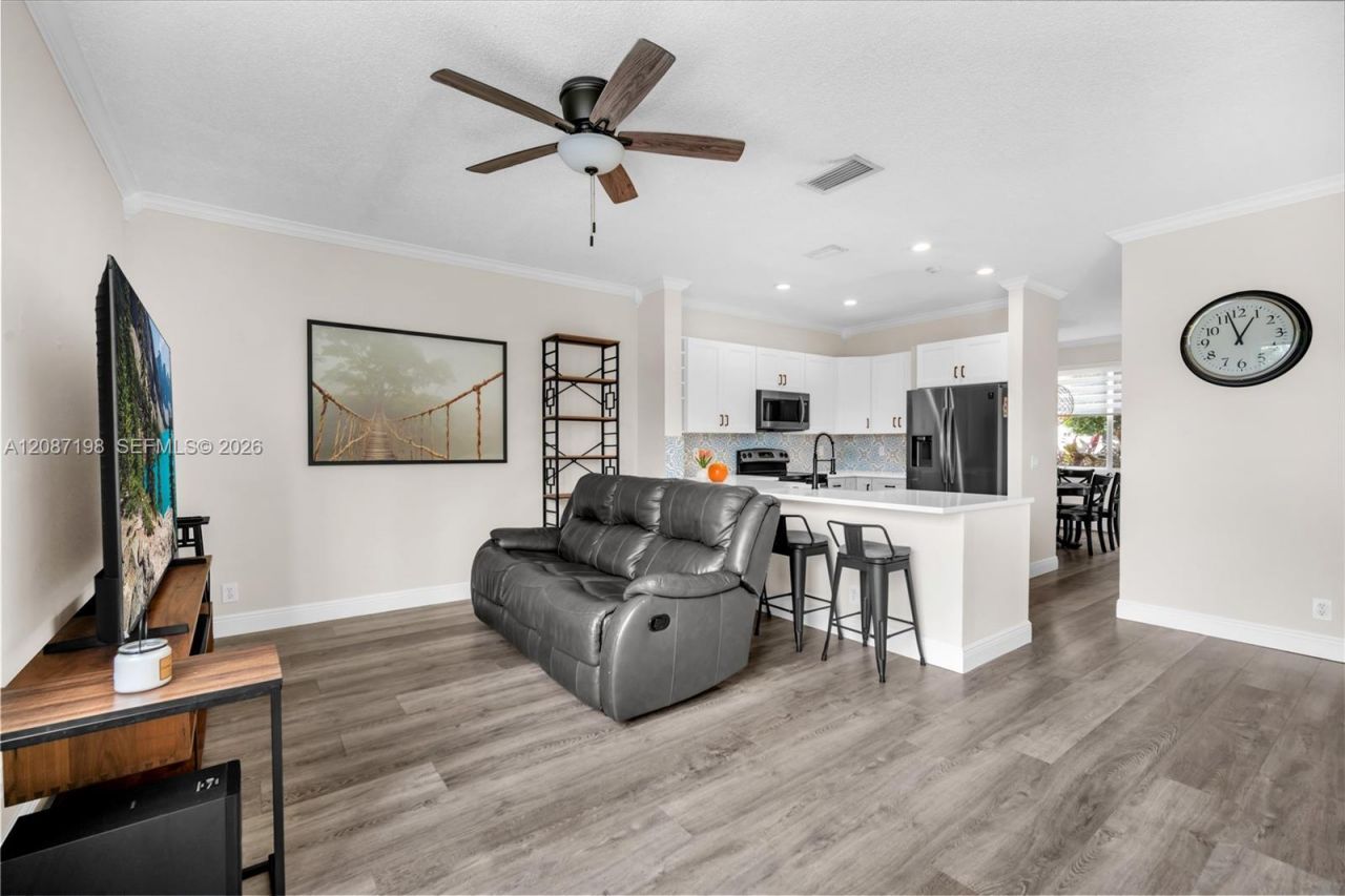 401 Bermuda Springs Dr, Weston, FL 33326 Photo