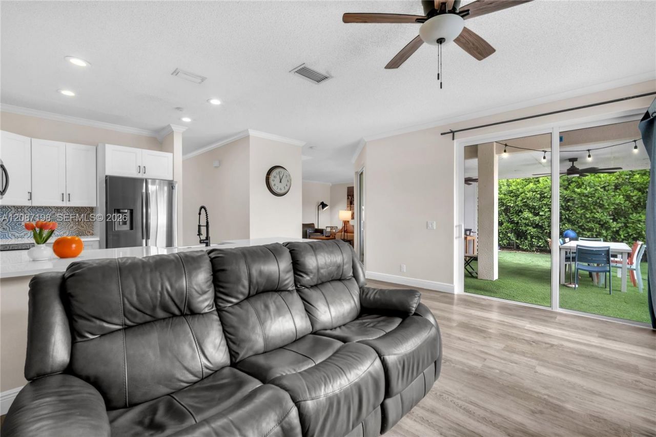 401 Bermuda Springs Dr, Weston, FL 33326 Photo