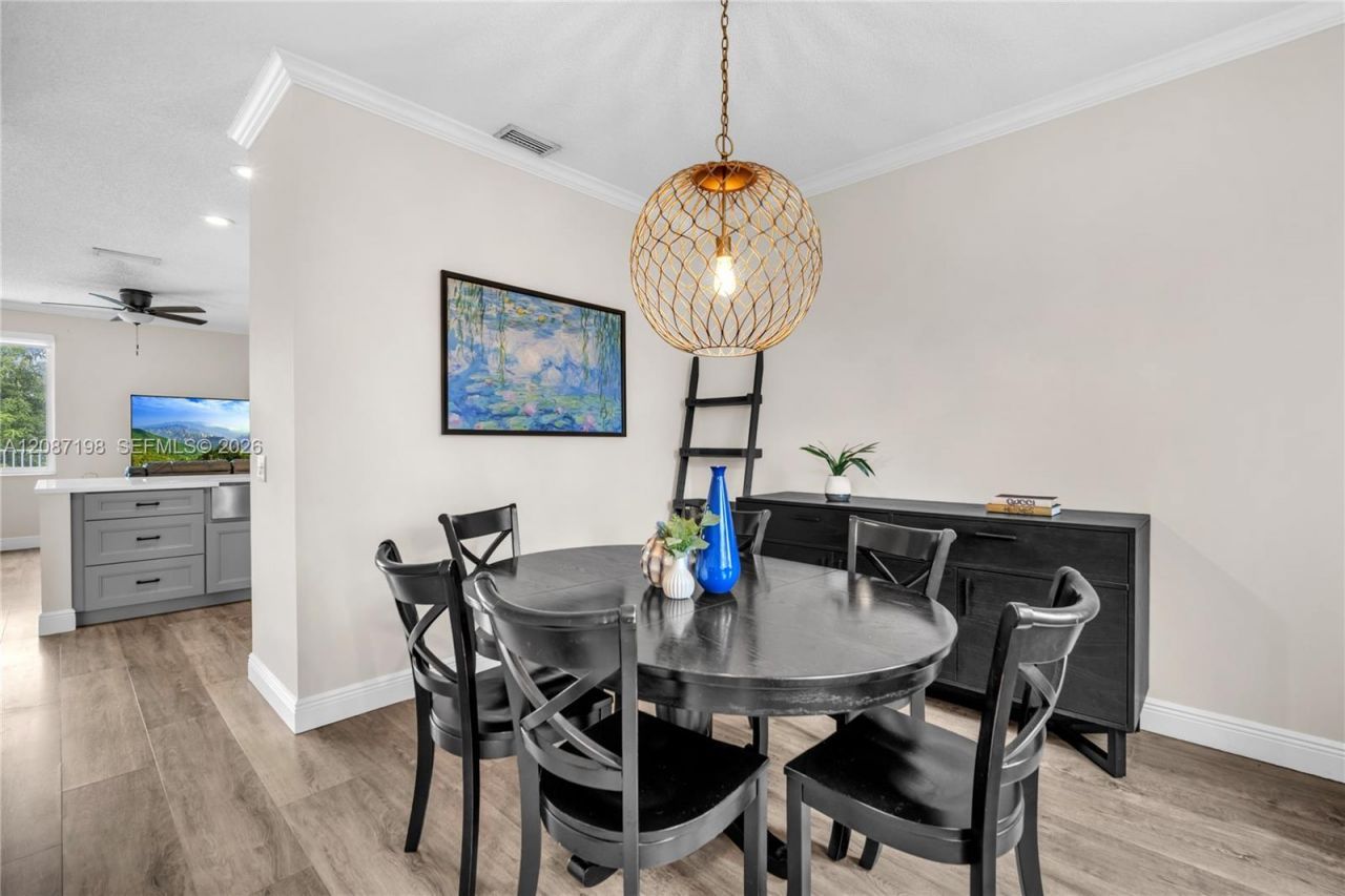 401 Bermuda Springs Dr, Weston, FL 33326 Photo