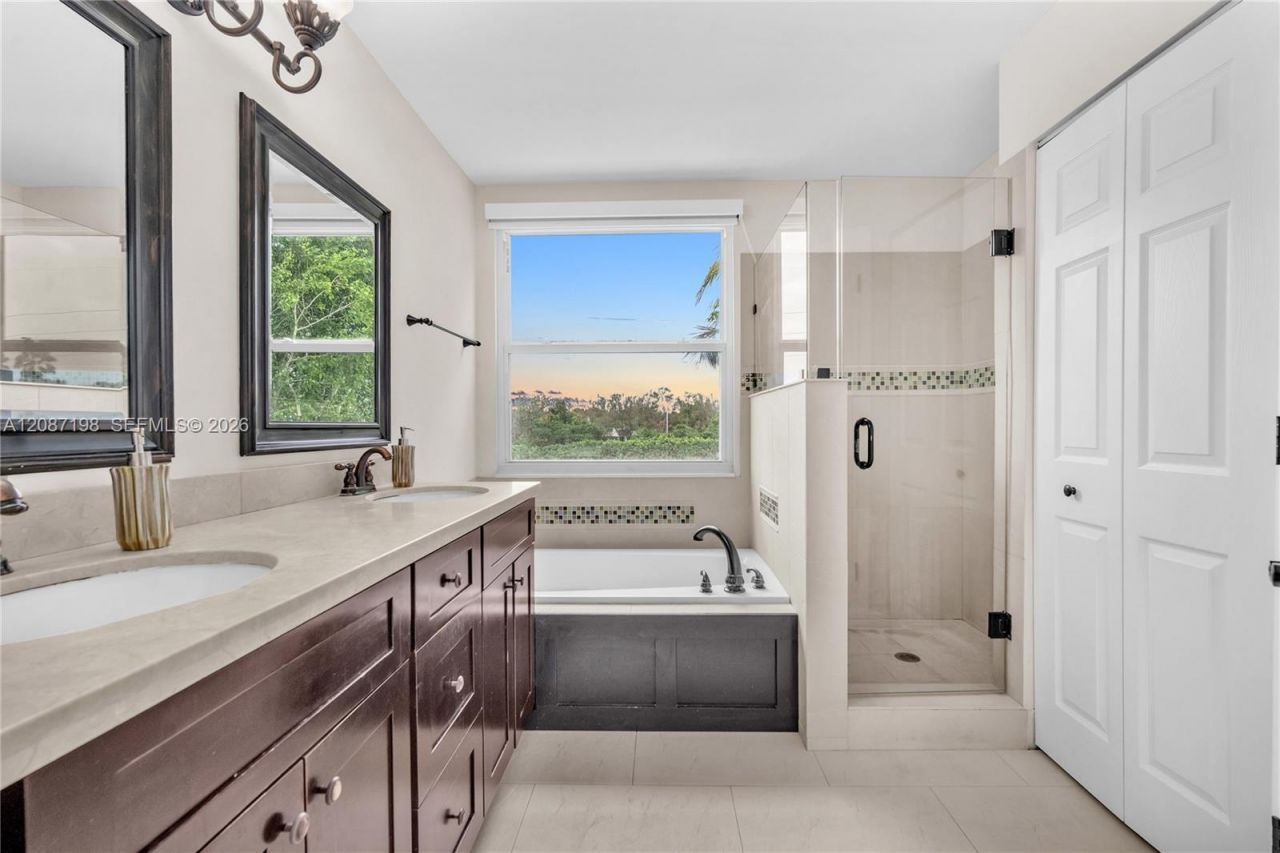 401 Bermuda Springs Dr, Weston, FL 33326 Photo