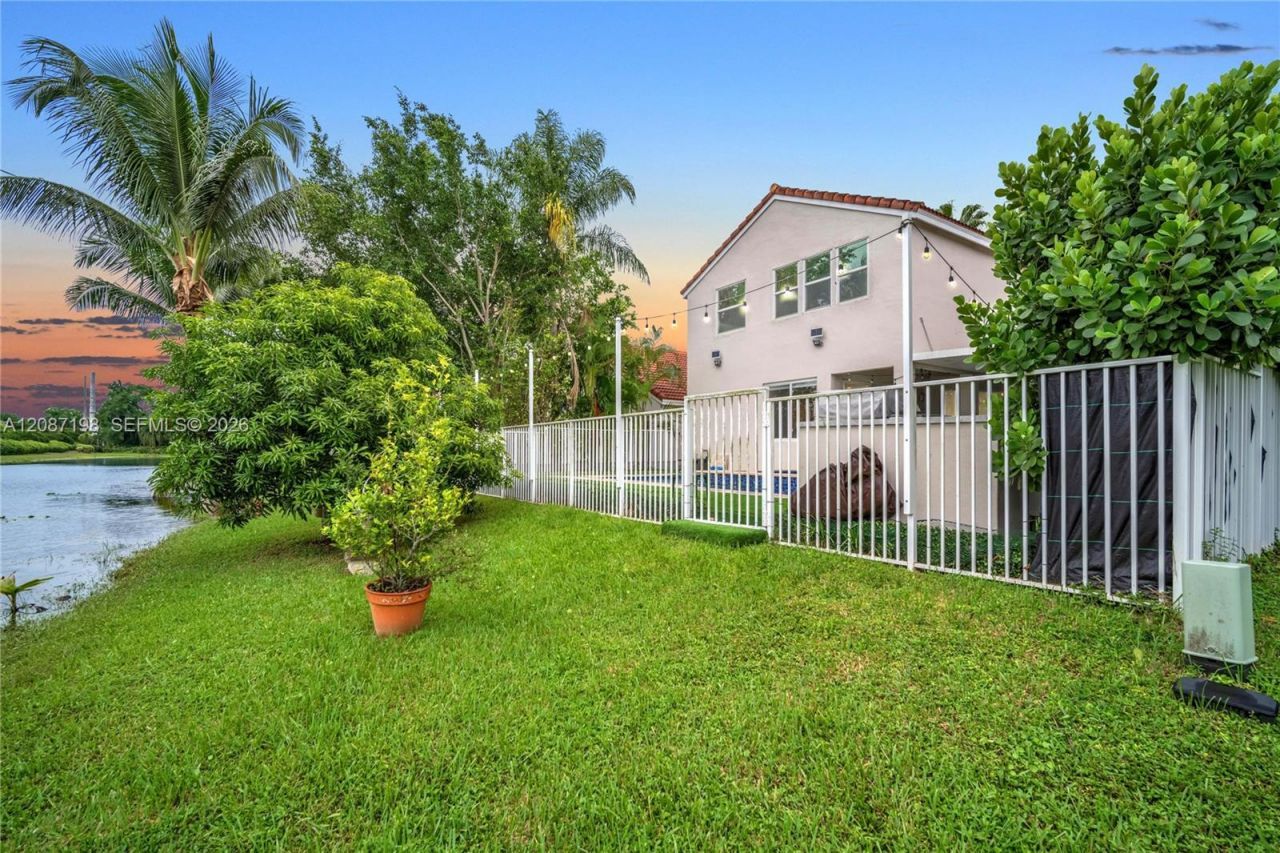 401 Bermuda Springs Dr, Weston, FL 33326 Photo